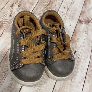 Toddler Boy lace up dress shoes size 5